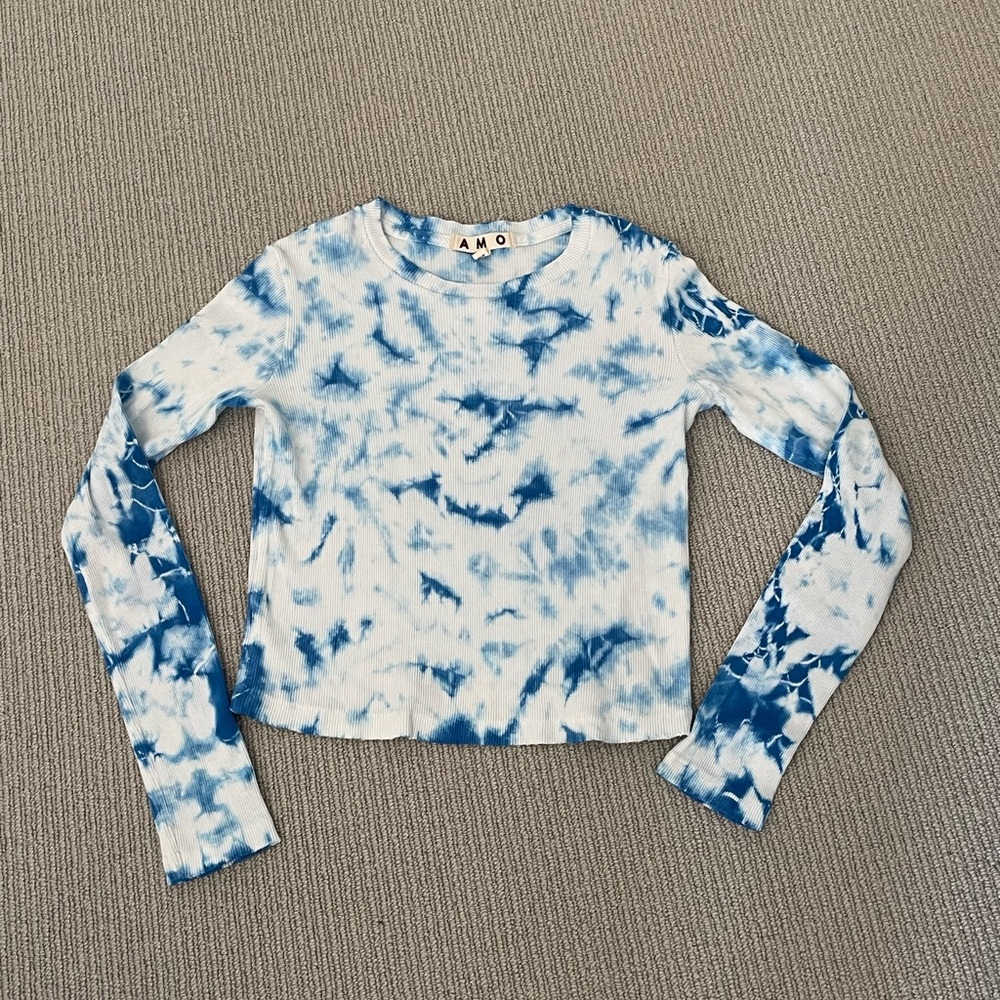AMO Babe Long Sleeve Crop